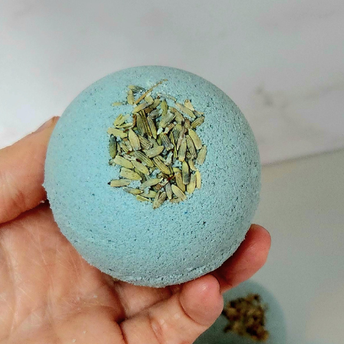 Lavender goat milk bathbomb