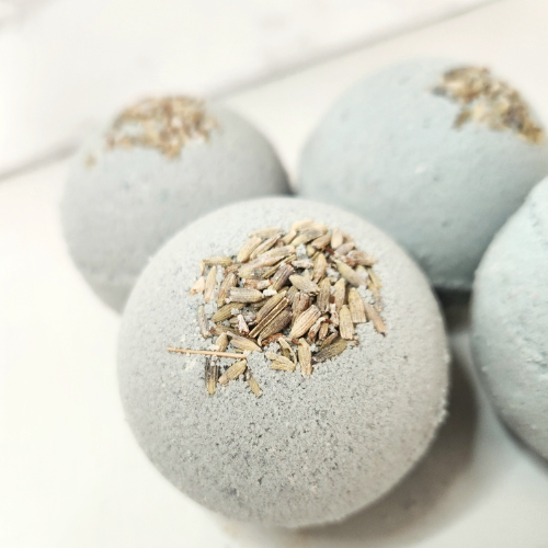 Lavender goat milk bathbomb