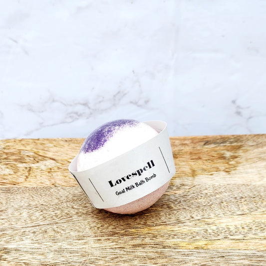 Lovespell goat milk bathbomb